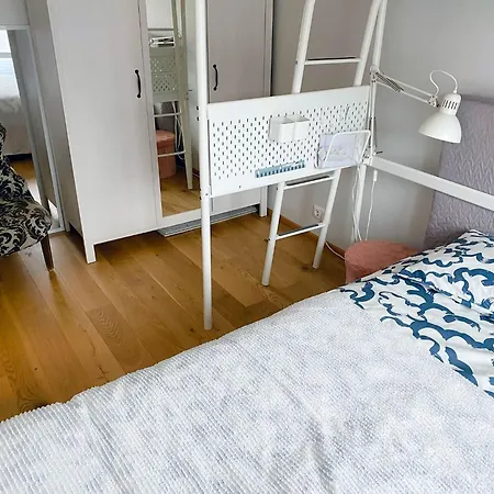 Apartment Cozy With Terrace Peetri