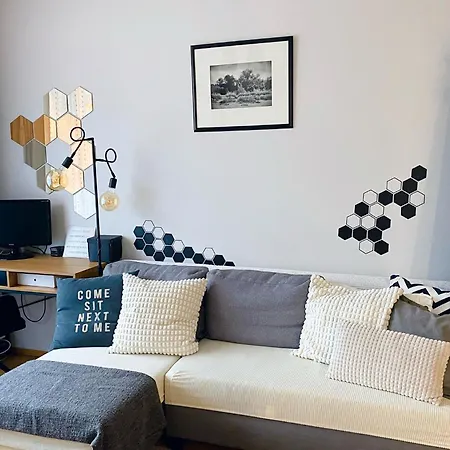 Cozy With Terrace * Peetri