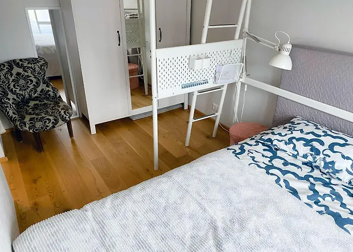 Apartman Cozy With Terrace Peetri