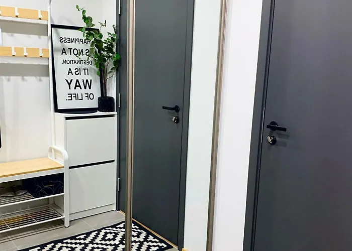 Cozy With Terrace Peetri